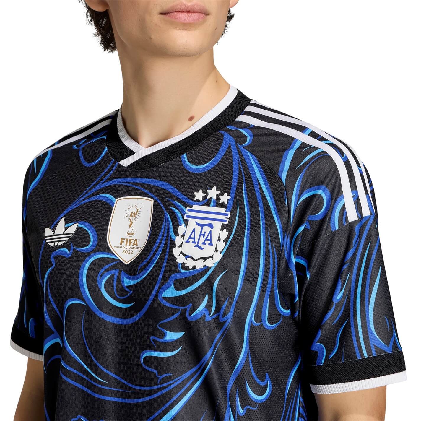 CAMISETA ARGENTINA Away 26/27 - CON PARCHE DE CAMPEÓN DE LA COPA DEL MUNDO - VERSIÓN JUGADOR