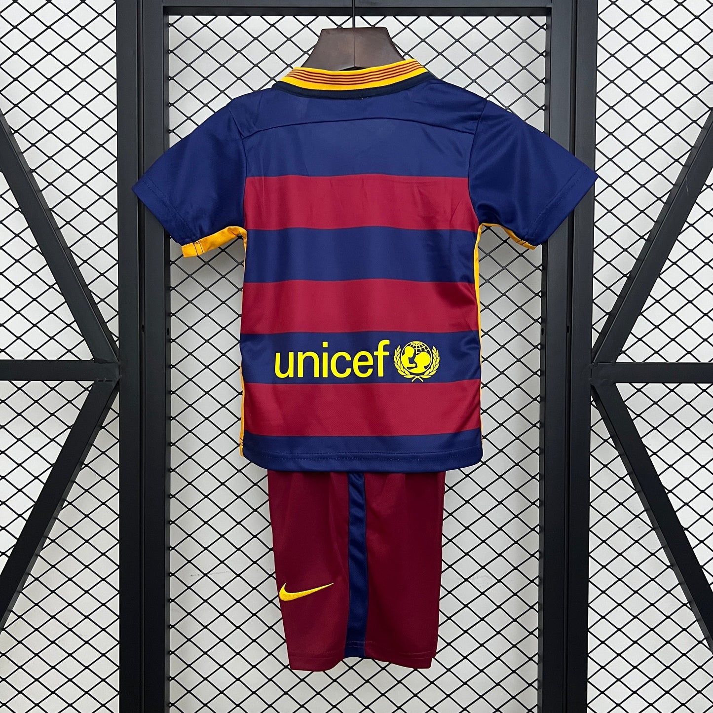 Camiseta y Pantalón Corto Niño FC Barcelona Retro Home 15/16