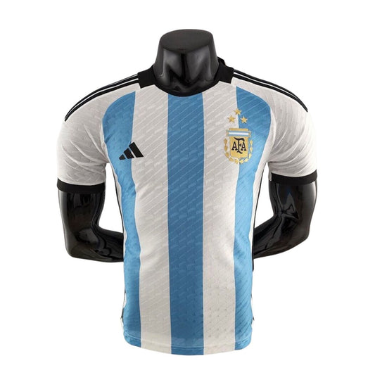 CAMISETA ARGENTINA I EQUIPACIÓN - 3 ESTRELLAS - 22/23 - BLANCO Y CELESTE - VERSIÓN JUGADOR