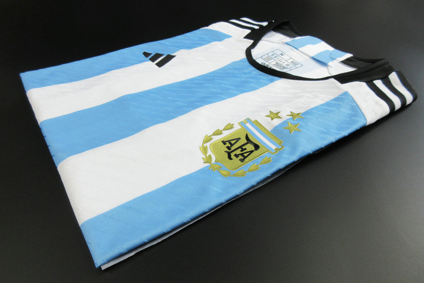 CAMISETA ARGENTINA I EQUIPACIÓN - 3 ESTRELLAS - 22/23 - BLANCO Y CELESTE - VERSIÓN JUGADOR