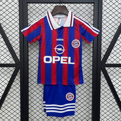 Camiseta y Pantalones Cortos para Niños Retro Bayern de Múnich 95/97