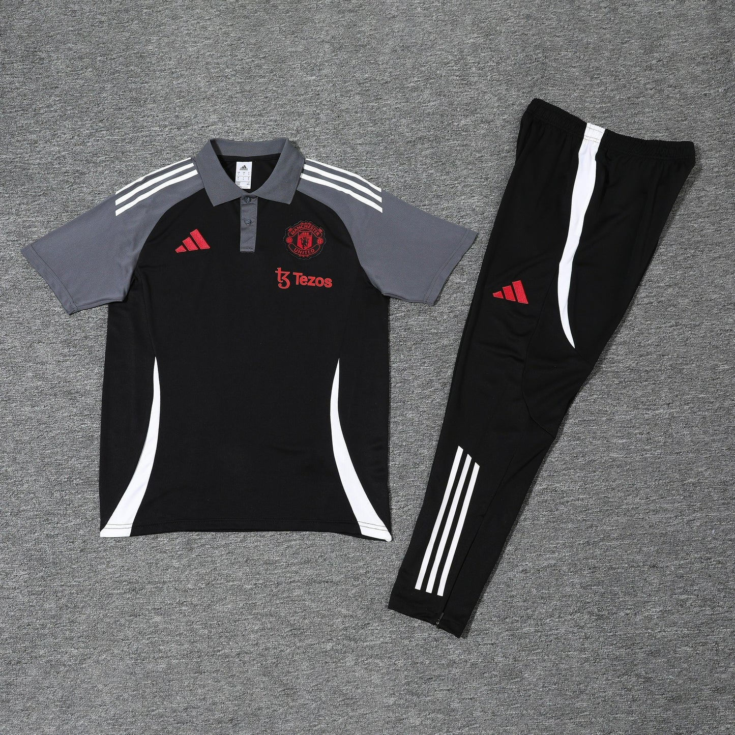 Camiseta y pantalón Manchester United 25/26