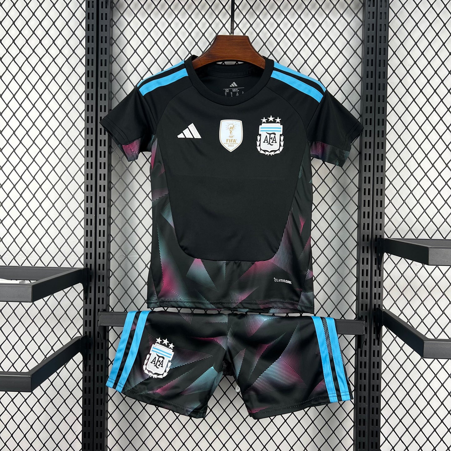 Camiseta y Pantalones Cortos para Niño Argentina Portero - 26/27 - CON PARCHE DE CAMPEÓN DE LA COPA DEL MUNDO