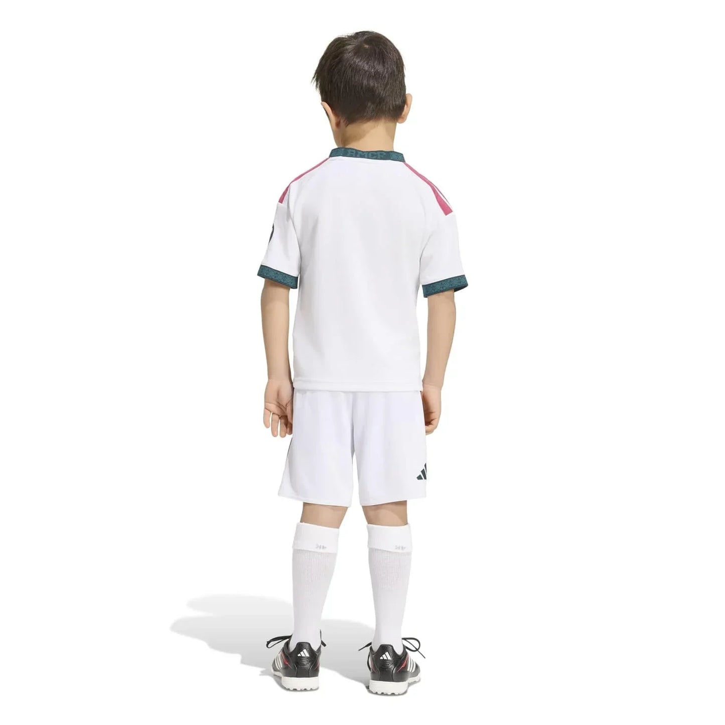 Camiseta y Pantalones Cortos Niños Real Madrid Home 26/27