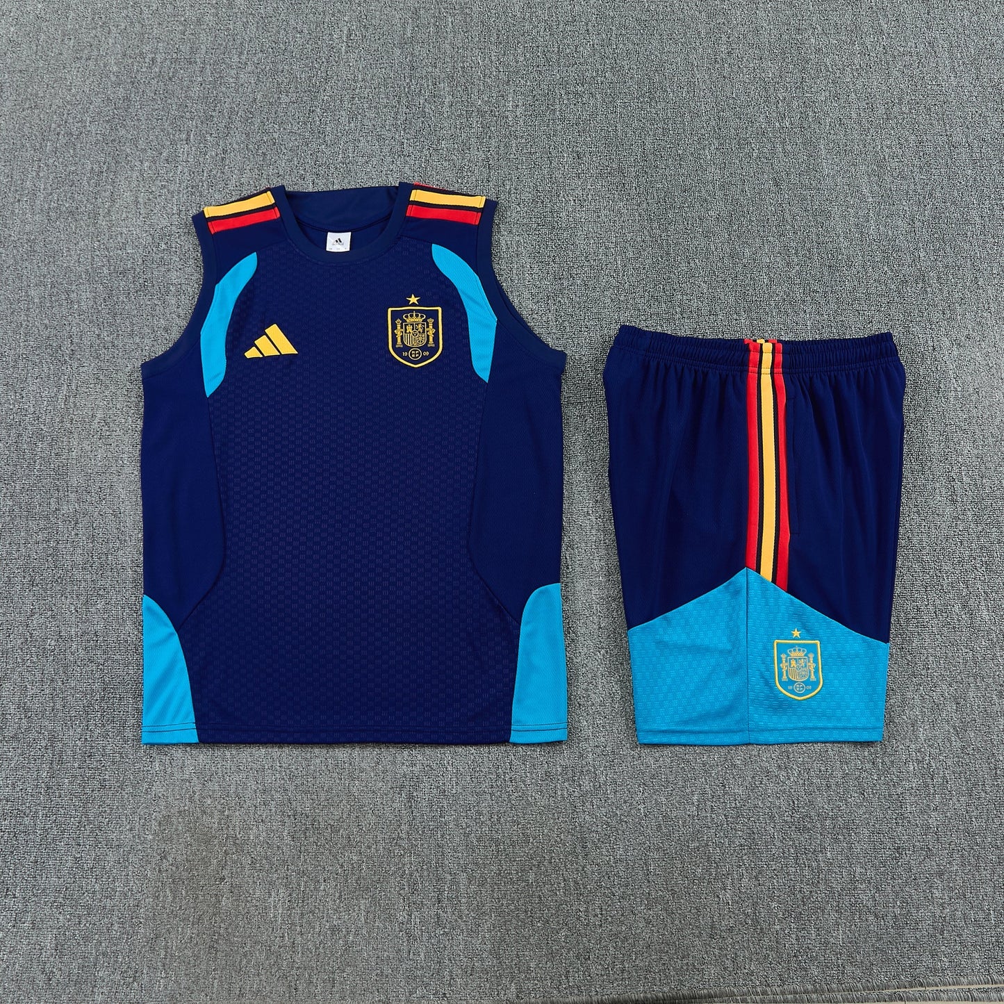 Camiseta y Pantalón corto de Entrenamiento España 26/27