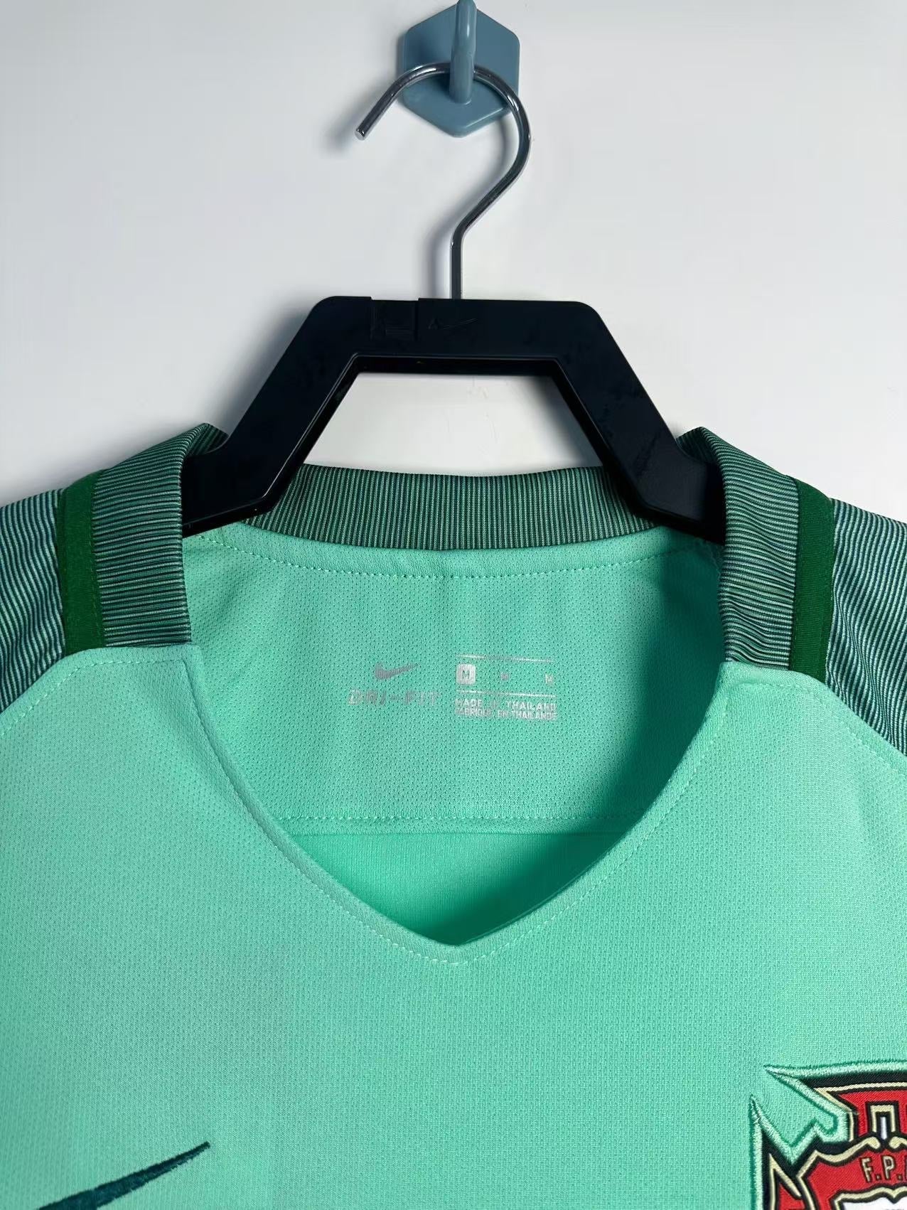 Camiseta Portugal Retro 2016