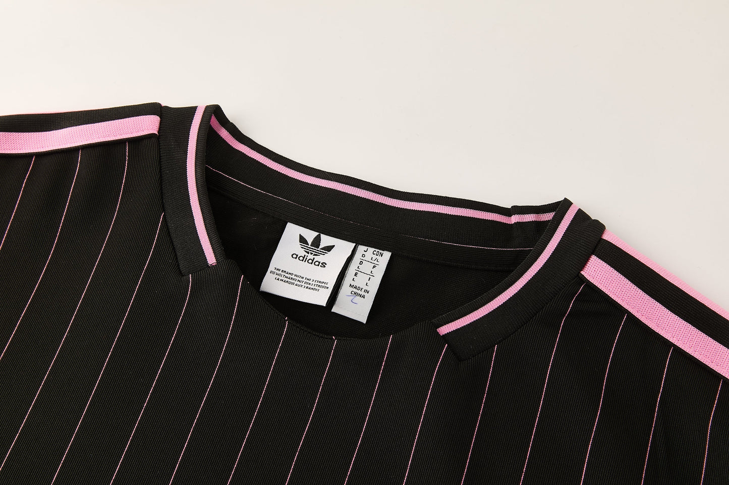 Camiseta y Pantalón corto Entrenamiento Juventus 26/27