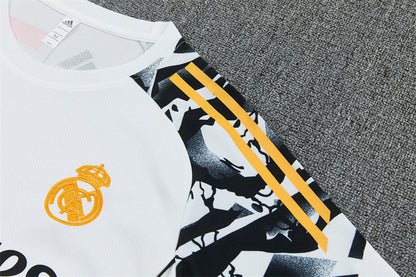 Camiseta y Pantalones Cortos Niños Real Madrid Marvel 25/26