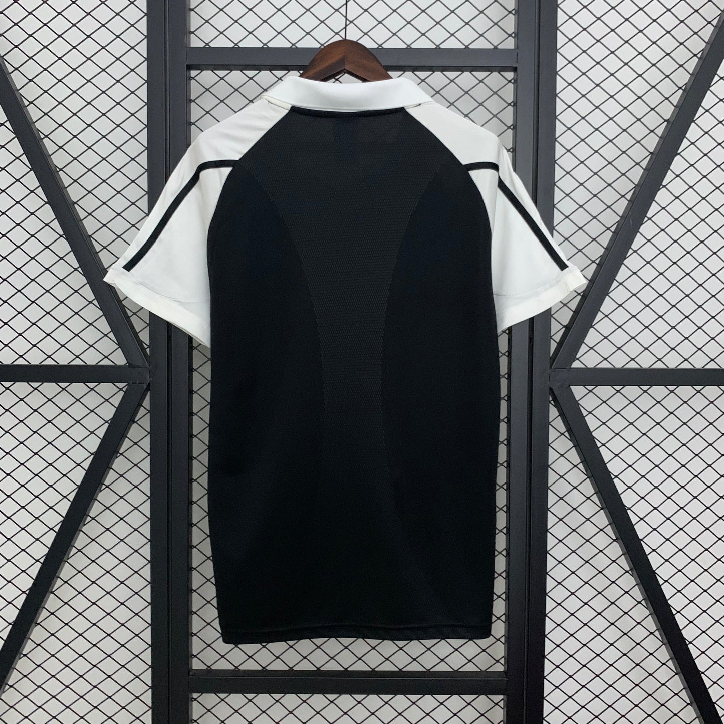 Camiseta Retro Real Madrid Away 01/02