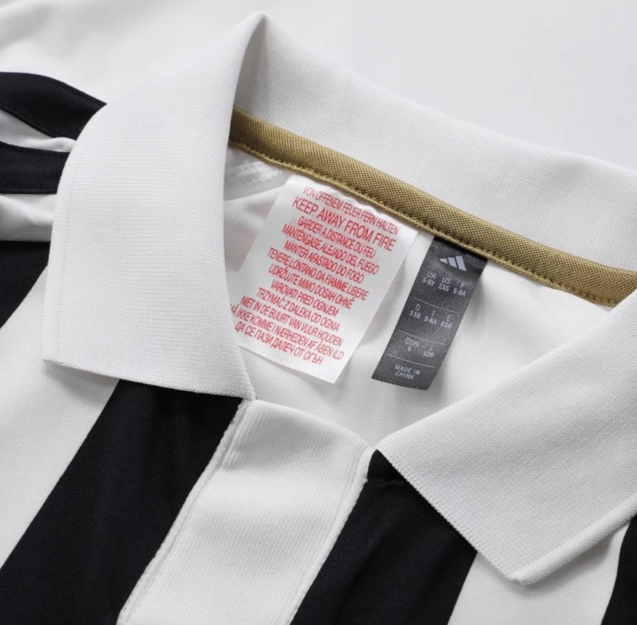 Camisa y Pantalones Cortos para Niños Juventus Home 26/27 - Con Calzettoni
