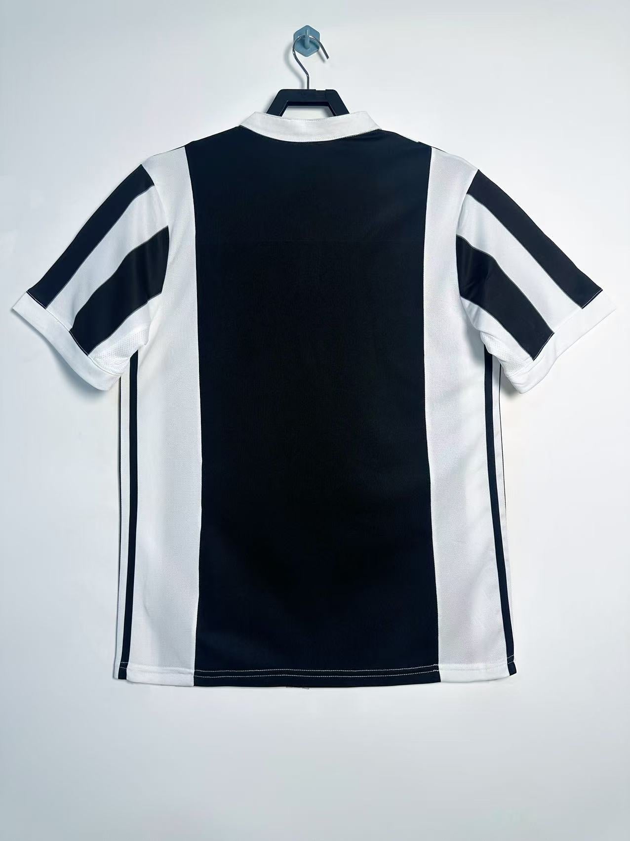 Camiseta Retro Juventus Home 17/18