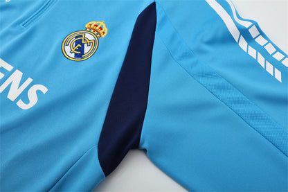 Camiseta de entrenamiento retro de manga larga del Real Madrid 05/06