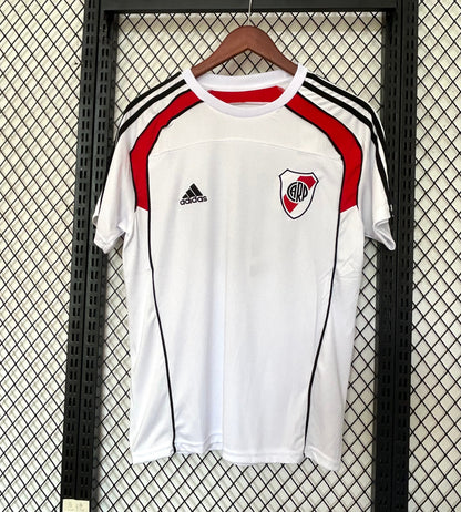 Camiseta River Plate pre-entrenamiento 25/26