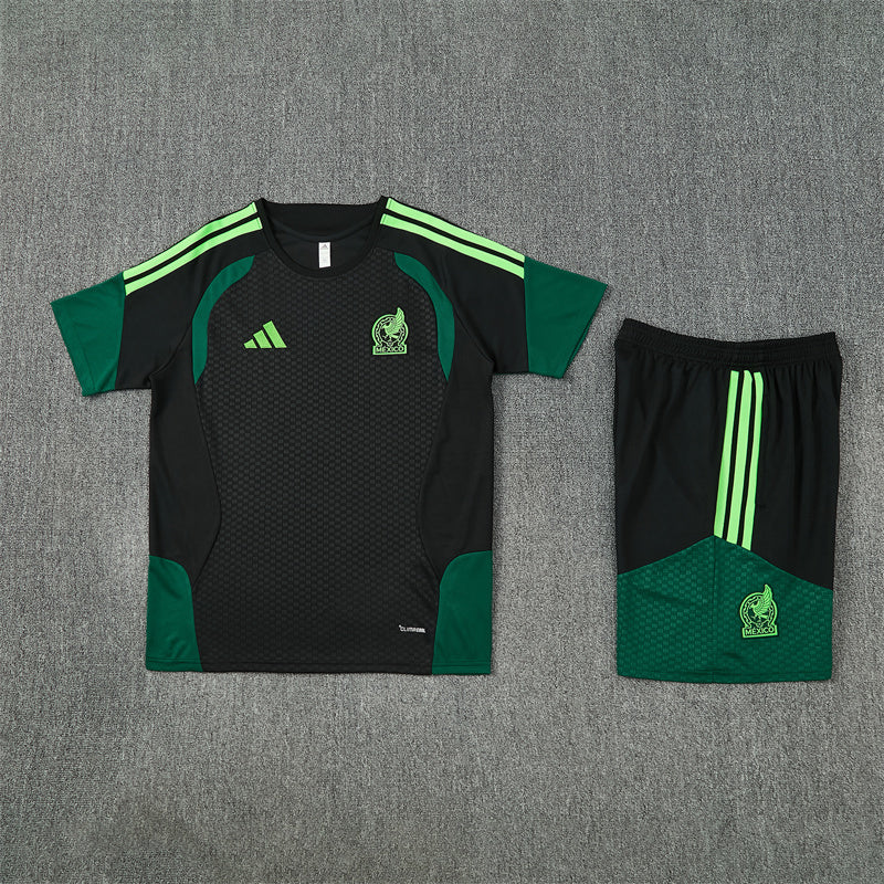 Camiseta y Pantalón entrenamiento México Niño 26/27