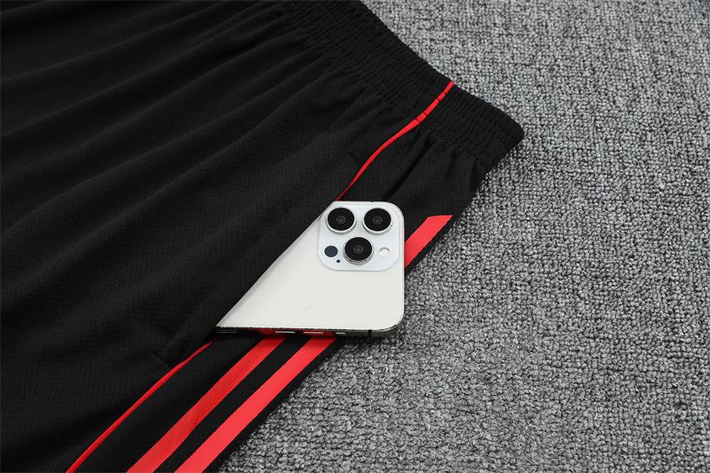 Camiseta y Pantalón entrenamiento Manchester United 25/26