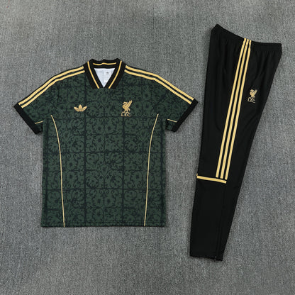 Camiseta y pantalón Liverpool 26/27