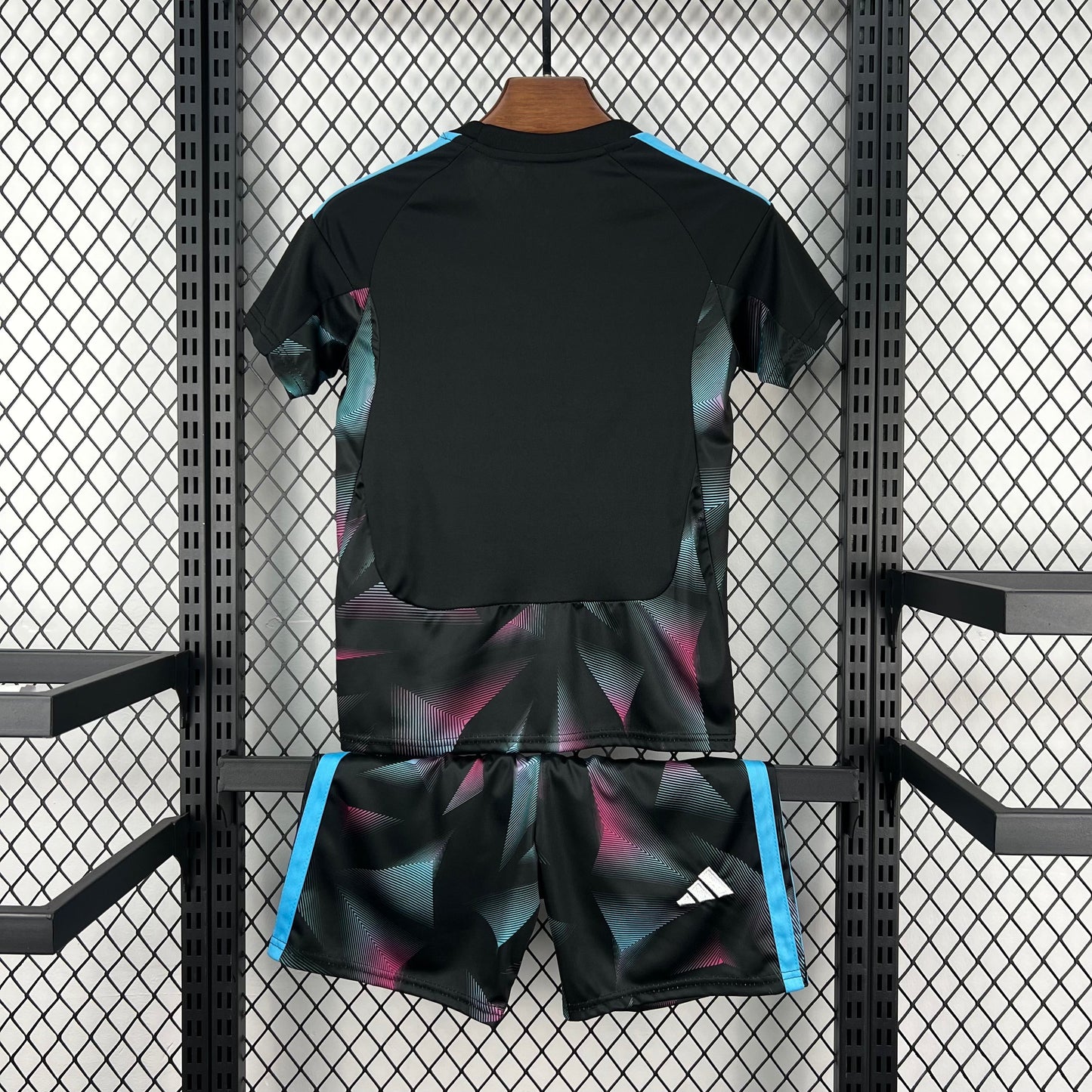 Camiseta y Pantalones Cortos para Niño Argentina Portero - 26/27 - CON PARCHE DE CAMPEÓN DE LA COPA DEL MUNDO