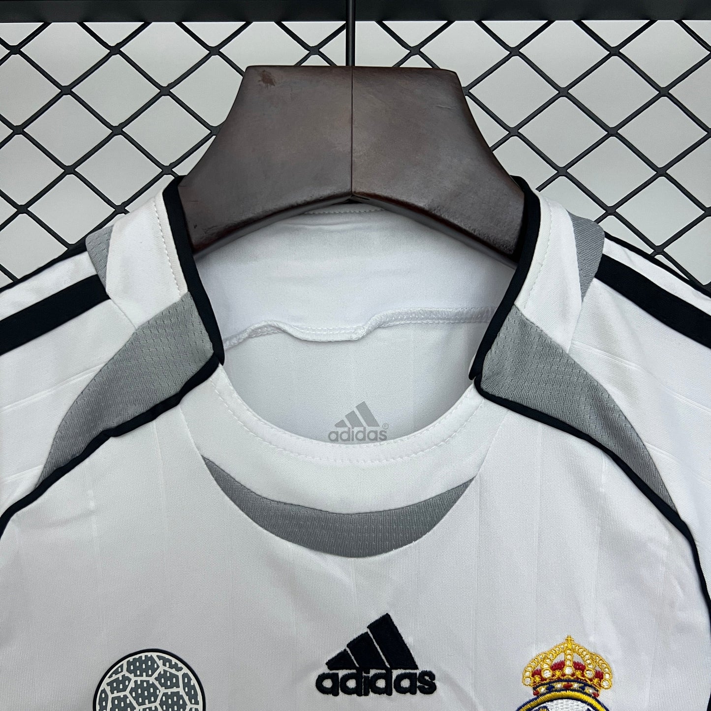 Camiseta y Pantalones Cortos Niños Real Madrid Home Retro 06/07