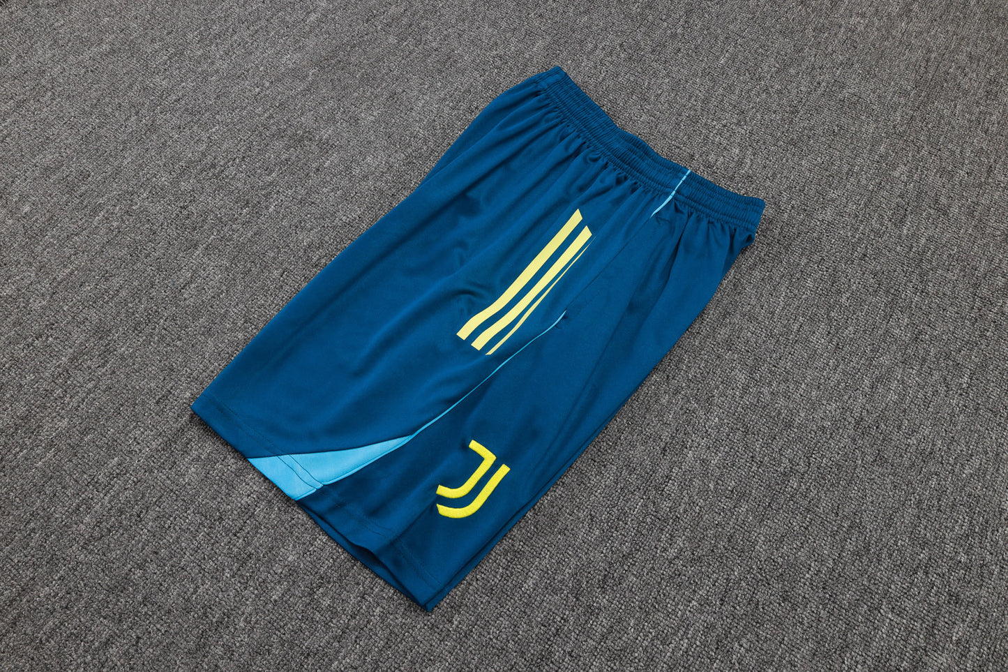 Camiseta y Pantalón corto Entrenamiento Juventus 25/26