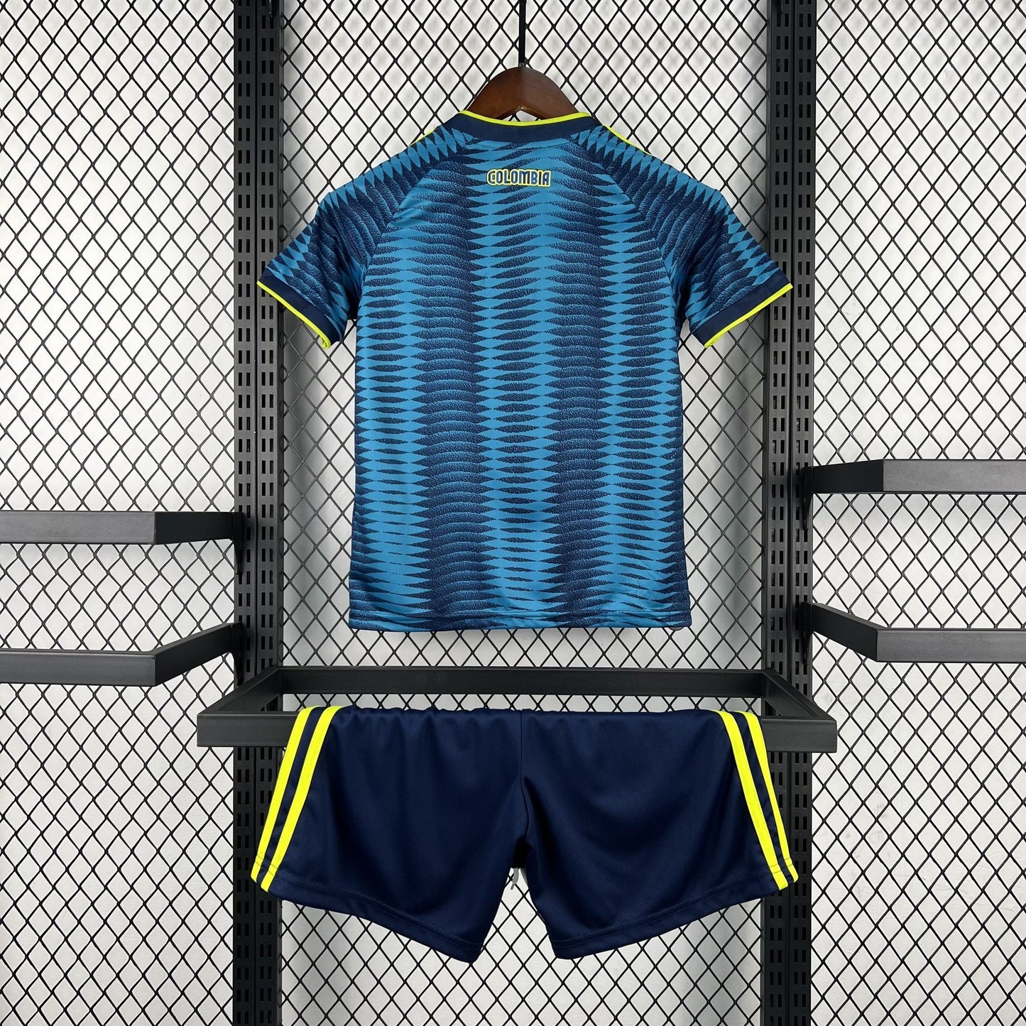 Camiseta y Pantalones Cortos para Niño Colombia Away - 26/27