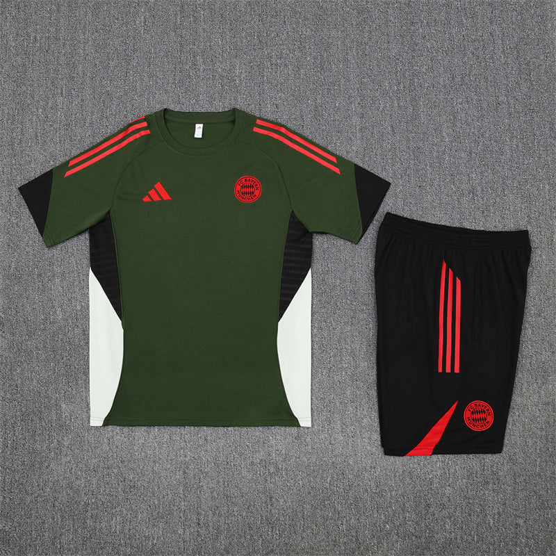 Camiseta y Pantalones Cortos para Niño Bayern 25/26