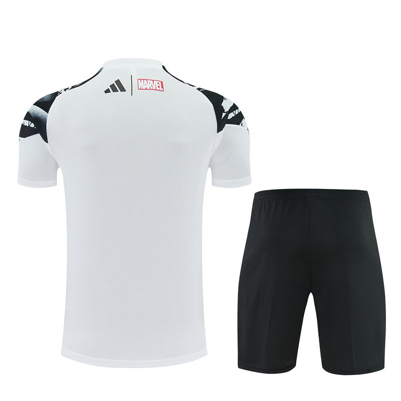 Camiseta y Pantalón corto Entrenamiento Real Madrid Marvel 25/26