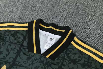 Camiseta y pantalón Liverpool 26/27