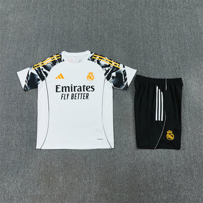 Camiseta y Pantalones Cortos Niños Real Madrid Marvel 25/26