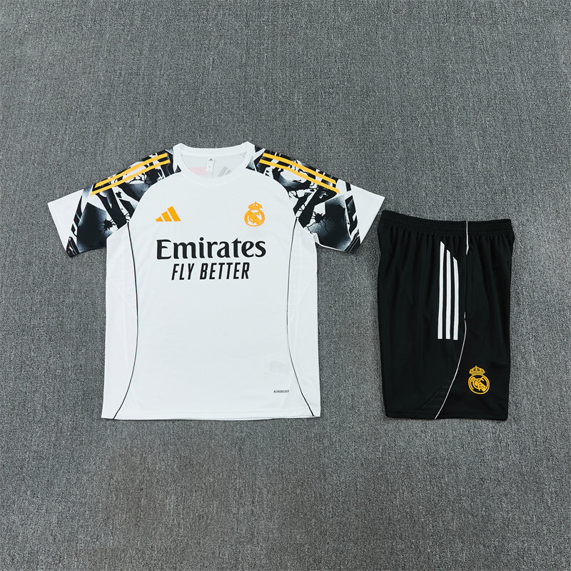 Camiseta y Pantalón corto Entrenamiento Real Madrid Marvel 25/26