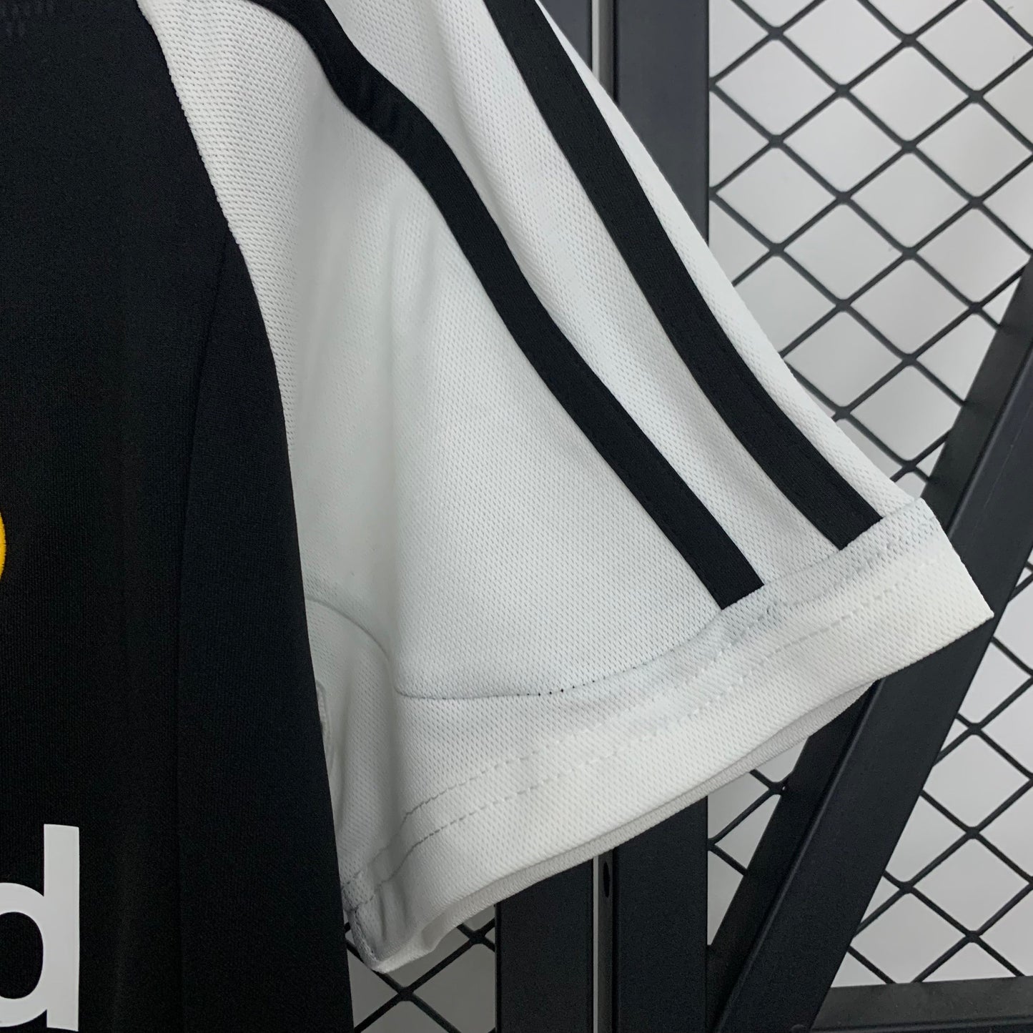 Camiseta Retro Real Madrid Away 01/02