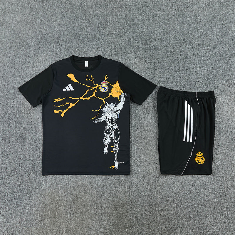 Camiseta y Pantalón corto Entrenamiento Real Madrid Marvel 25/26