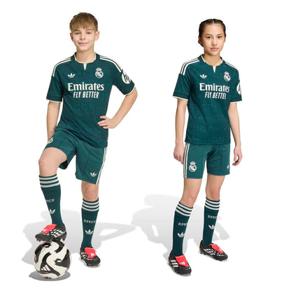 Camiseta y Pantalones Cortos Niños Real Madrid Away 26/27 - Con Medias